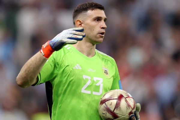 莫佩調(diào)侃撞傷萊諾成就大馬?。骸半y道他不應(yīng)該對我心存感激嗎？”