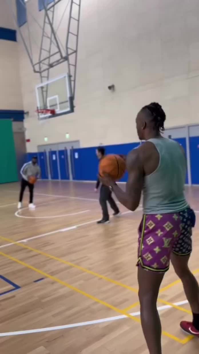 明天要復出！霍華德ins曬訓練視頻：超人就要回歸賽場！（霍華德的ins賬號）